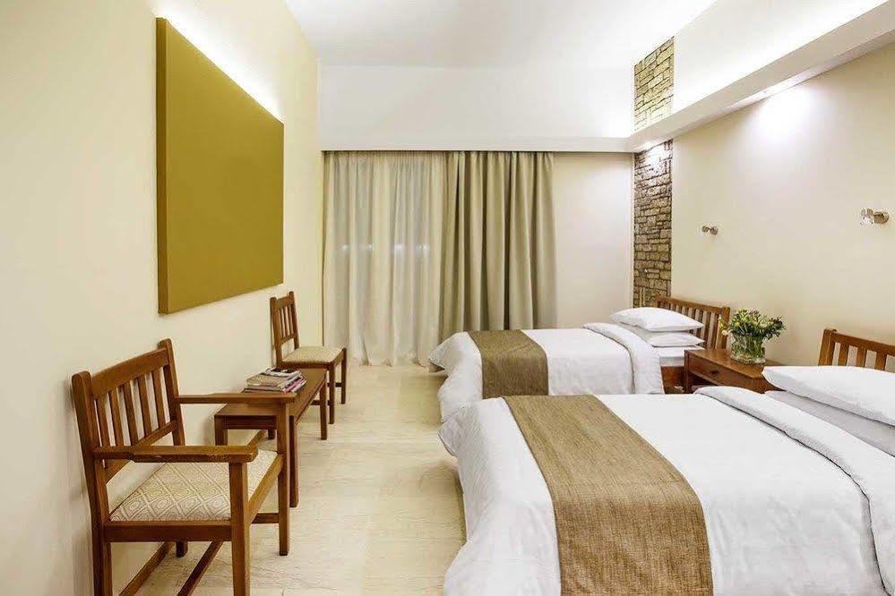 Nidimos Hotel Delphi Bagian luar foto